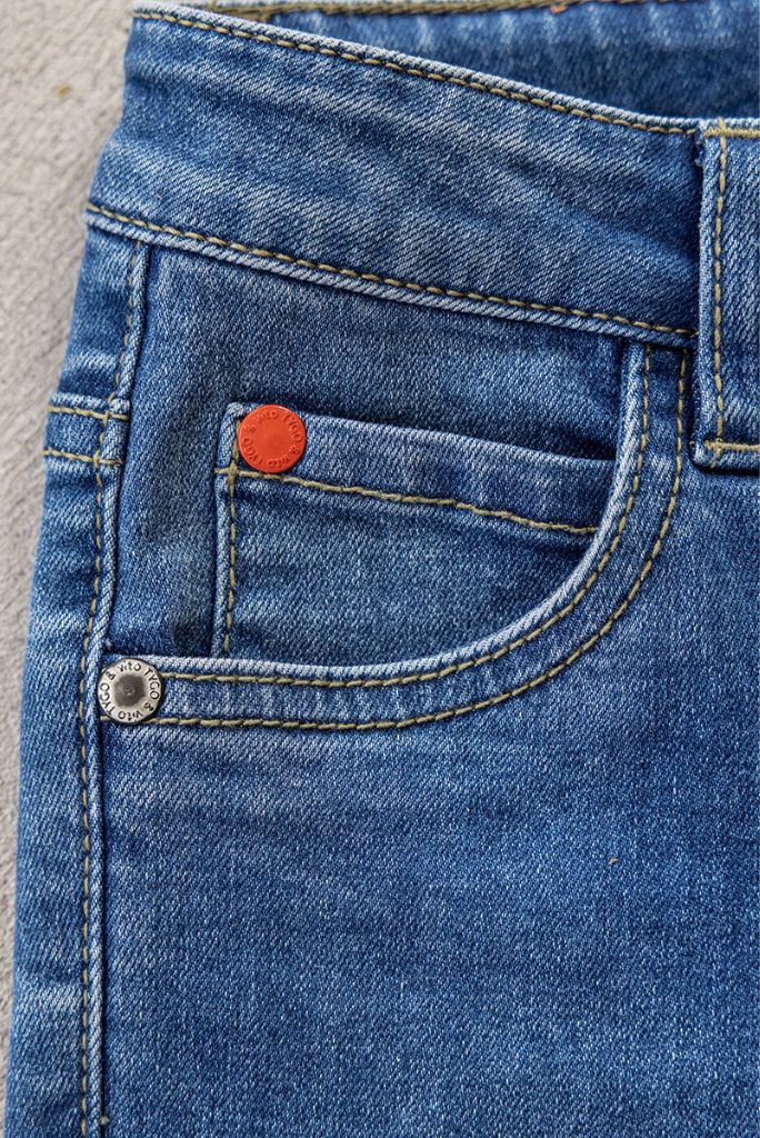Close pocket view of the boys' skinny jeans in medium used by TYGO & vito