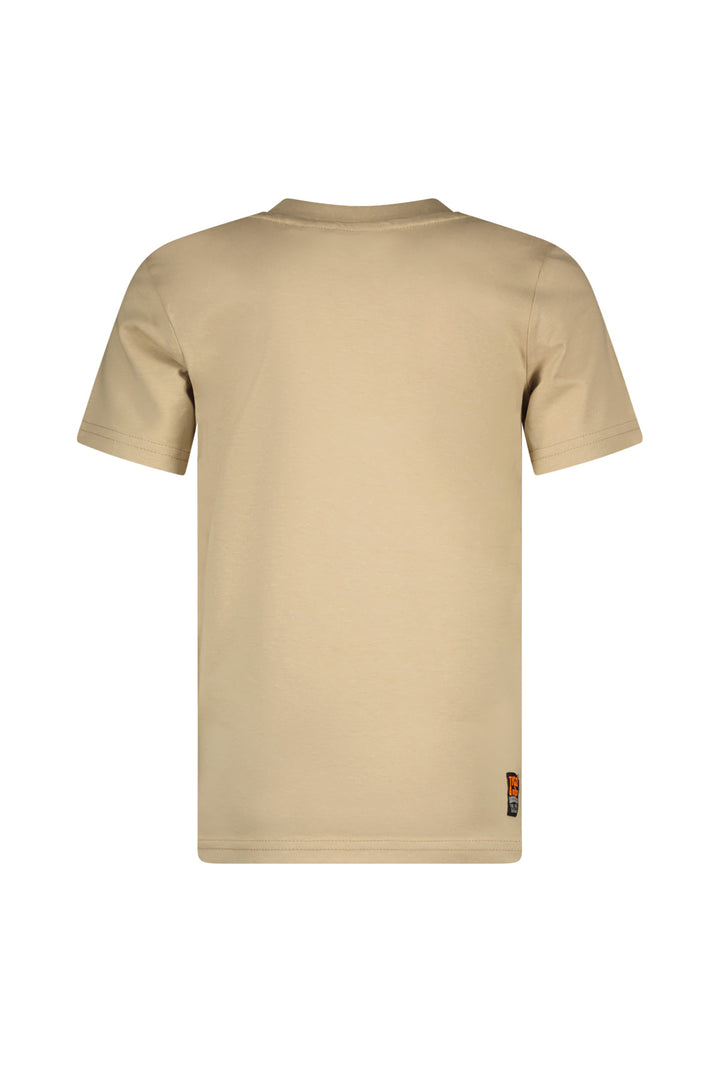 Back view of the beige t-shirt Jaimy on a white background